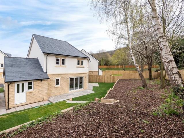 Whiteley Croft Gardens, Otley, West Yorkshire, UK LS21, 4 bed detached house to rent, £2,250 pcm | PrimeLocation