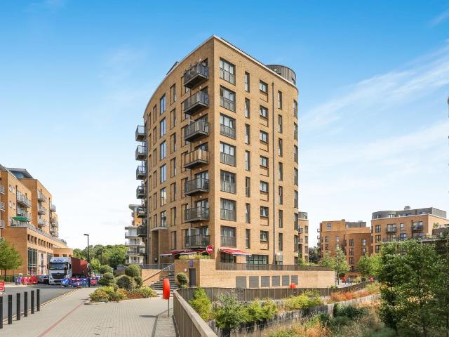 Whitestone Way, Croydon CR0, 2 bed flat to rent, £1,650 pcm | PrimeLocation