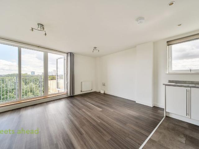 Whitestone Way, Croydon CR0, 2 bed flat to rent, £1,750 pcm | PrimeLocation