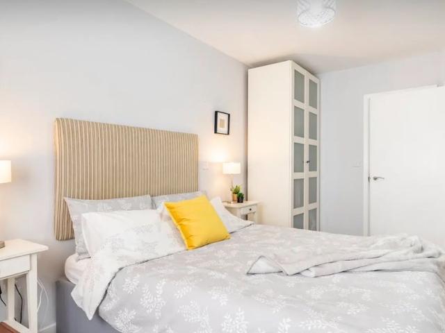 Whitestone Way, Croydon CR0, 2 bed flat to rent, £1,750 pcm | PrimeLocation