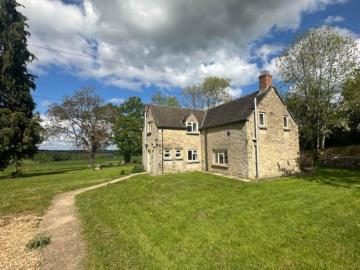 Whites Barn, Finstock 3 bed detached house to rent £2,750 pcm £635 pw