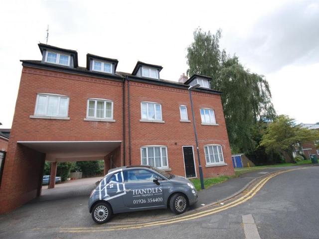 Whites Row, Kenilworth 2 bed apartment to rent £1,200 pcm £277 pw
