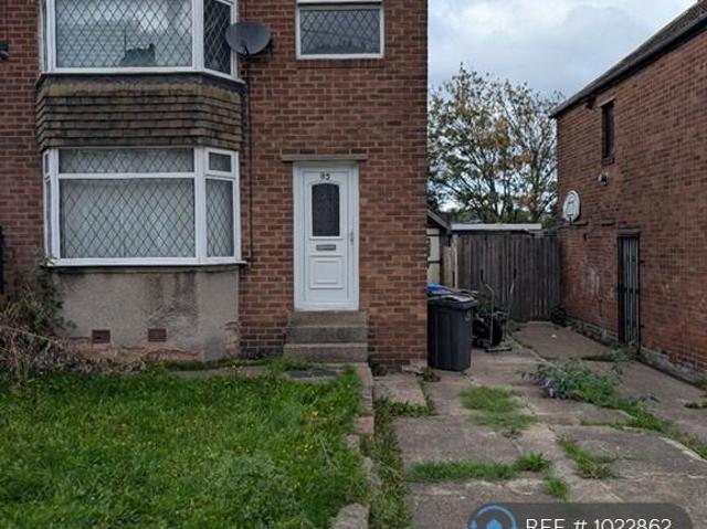 Whiteways Road, Sheffield, S4 3 bed semi detached house to rent £850 pcm £196 pw