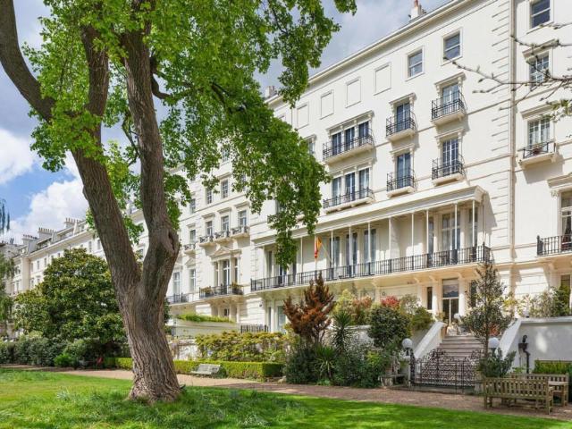 Whitewebbs, Enfield EN2, 1 bed flat to rent, £1,450 pcm | PrimeLocation
