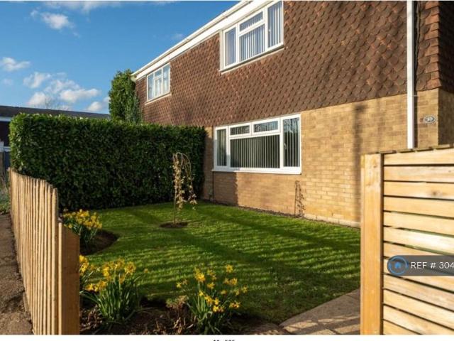 Whitfield Close, Cambridge, CB4 3 bed terraced house to rent £1,850 pcm £427 pw