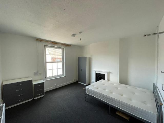 Whitfield Street, Newark NG24 8 bed house of multiple occupation to rent £475 pcm £110 pw