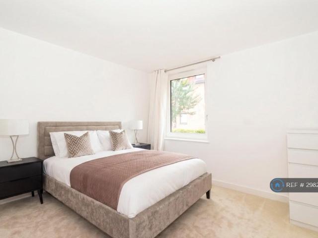 Whiting Way, London, SE16 1 bed flat to rent £2,000 pcm £462 pw