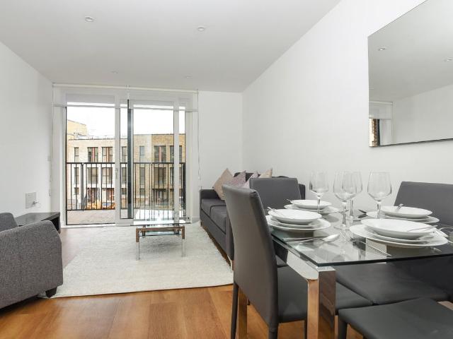 Whiting Way, Surrey Quays, London SE16, 1 bed flat to rent, £1,825 pcm | PrimeLocation