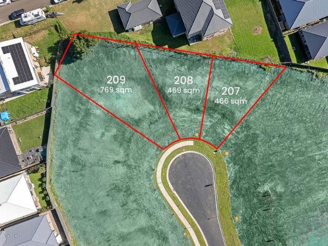 Whitlam Estate At the Centre of Calderwood Lifestyle and Convenience