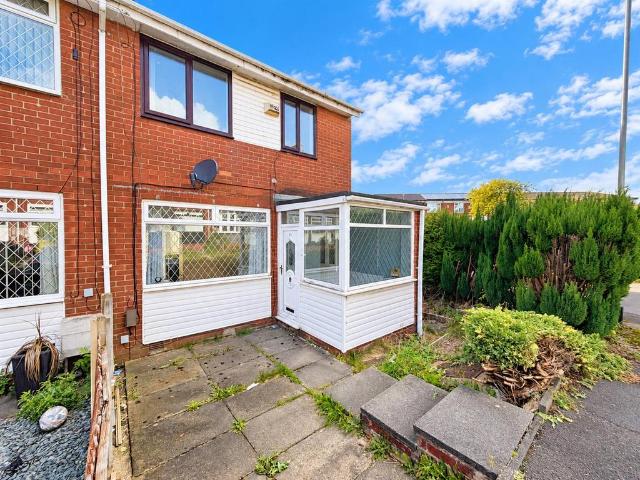 Whitland Drive, Oldham 3 bed end of terrace house to rent £1,200 pcm £277 pw