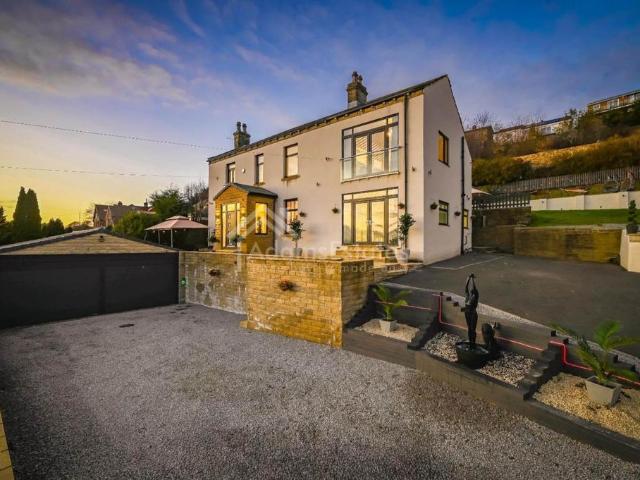 Whitley Road, Dewsbury 5 bed detached house to rent £3,000 pcm £692 pw