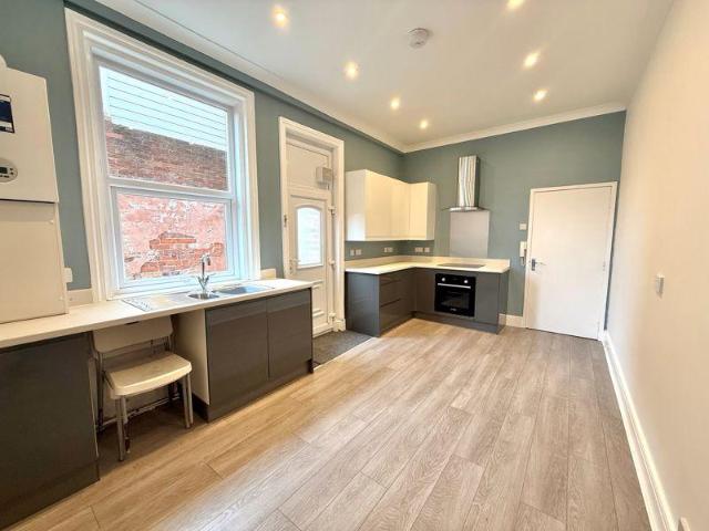 Whitley Road, Whitley Bay NE26 2 bed maisonette to rent £950 pcm £219 pw