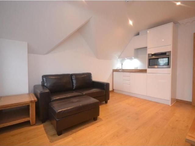 Whitley Street, Reading RG2, 1 bed flat to rent, £975 pcm | PrimeLocation