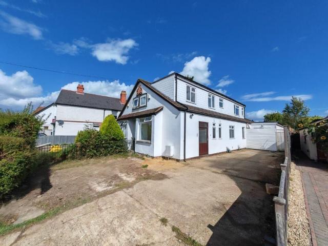 Whitley Wood Lane, Reading RG2, 8 bed shared accommodation to rent, £4,500 pcm | PrimeLocation