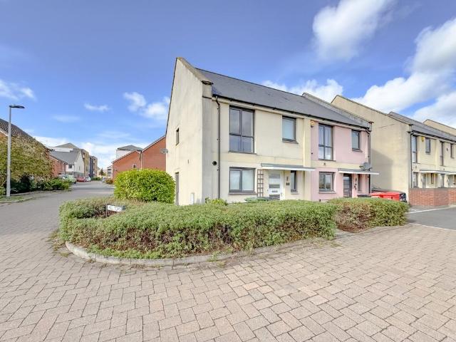 Whitsun Leaze, Patchway, Bristol. 3 bed end of terrace house to rent £1,650 pcm £381 pw