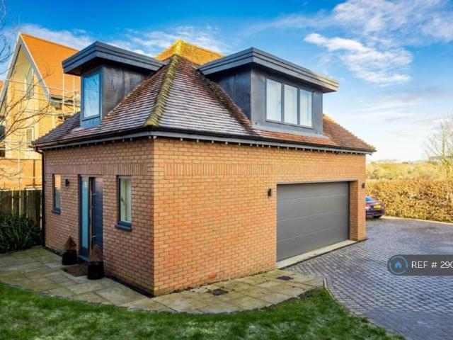 Whitworth Lane, Loughton, Milton. 1 bed detached house to rent £1,350 pcm £312 pw