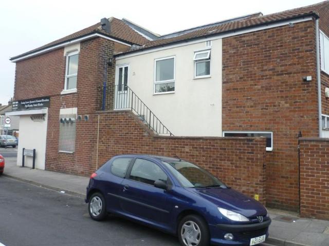 Whitworth Road, Gosport PO12 2 bed flat to rent £1,050 pcm £242 pw