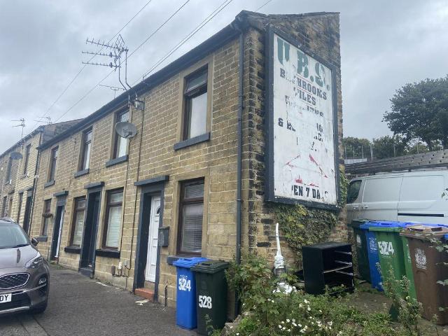 Whitworth Road Rochdale 1 bed end of terrace house to rent £675 pcm £156 pw