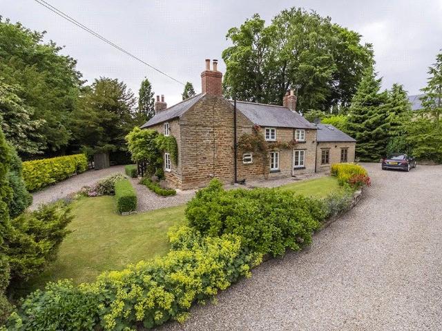 Whitwell, York, North Yorkshire, YO60 5 bed detached house to rent £2,150 pcm £496 pw