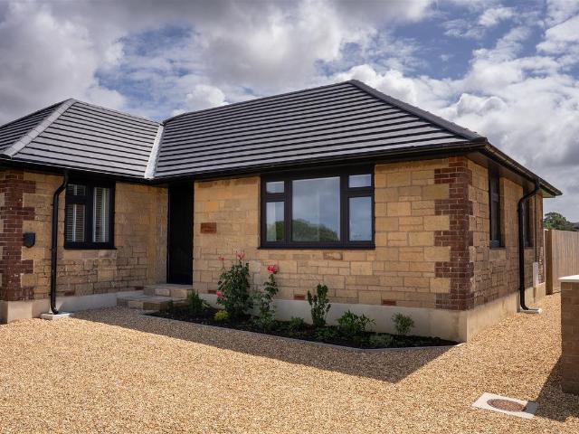 Whitwell Road, Ventnor PO38, 3 bed detached bungalow to rent, £1,450 pcm | PrimeLocation