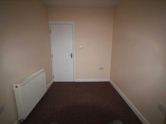 Whitton Avenue East, Greenford