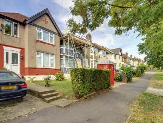 Whitton Avenue East, Greenford, 3 Bedroom End