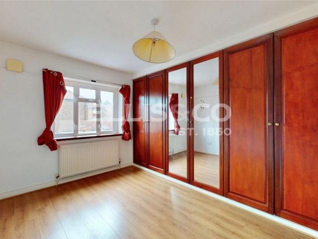 Whitton Avenue East, UB6, Greenford
