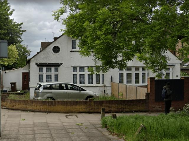 Whitton, HOUNSLOW TW4 3 bed semi detached house to rent £2,600 pcm £600 pw