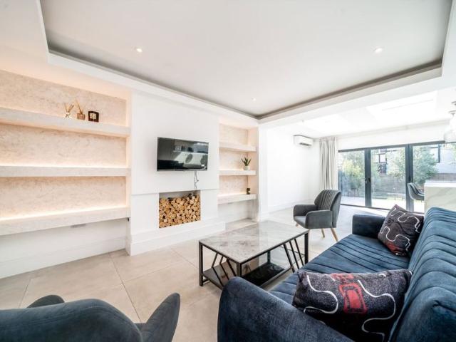 Whitton Road, TW2, London