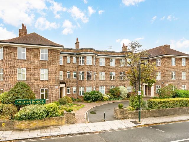 Whitton Road, Twickenham TW1, 2 bed flat to rent, £1,875 pcm | PrimeLocation