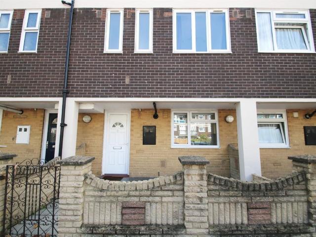 Whitton Walk, Addlington Road, Bow E3, 3 bed maisonette to rent, £2,950 pcm | PrimeLocation