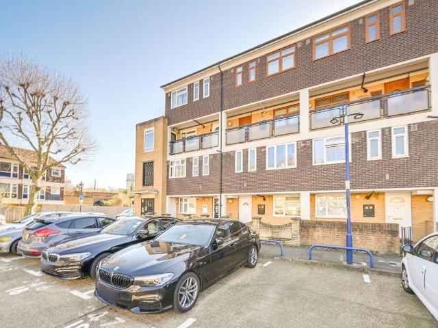 Whitton Walk, Mile End, London E3, 3 bed flat to rent, £2,750 pcm | PrimeLocation