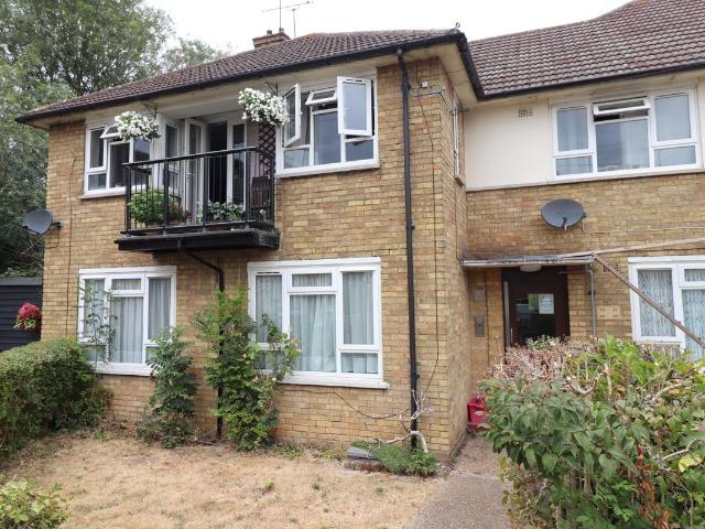 Whittington Road, Brentwood CM13, 1 bed flat to rent, £1,250 pcm | PrimeLocation