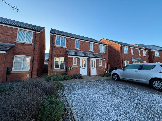 Whittle Street, Lichfield, WS14 2 bed house to rent £1,250 pcm £288 pw