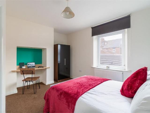 Whickham Street East, Sunderland. Studio to rent £500 pcm £115 pw