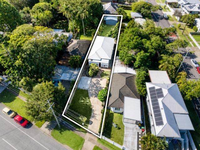 Whimsical, Entirely Renovated and Exceptionally Versatile | 6x6 Soundproof Studio, Caravan/Boat Parking and Walk to Leagues Club Living