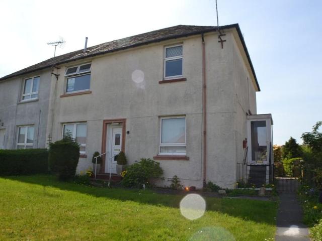 Whin Street, Clydebank 2 bed flat to rent £895 pcm £207 pw
