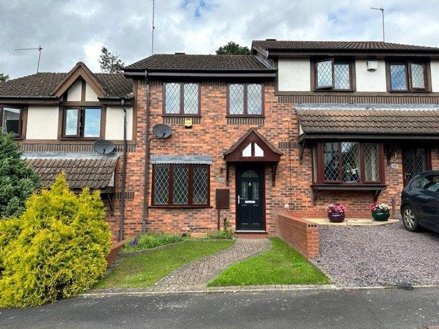 Whinchat Grove, Kidderminster. 2 bed terraced house to rent £850 pcm £196 pw