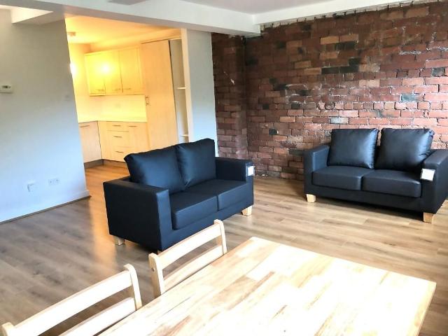 Whingate, Leeds LS12, 4 bed flat to rent, £1,150 pcm | PrimeLocation