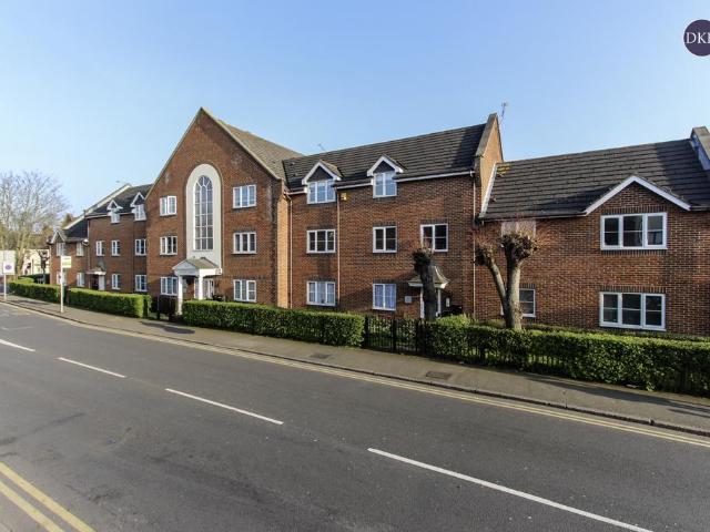 Whippendell Road, Hertfordshire WD18 1 bed apartment to rent £1,395 pcm £322 pw