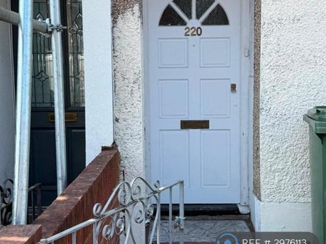 Whippendell Road, Watford, WD18 4 bed terraced house to rent £2,350 pcm £542 pw