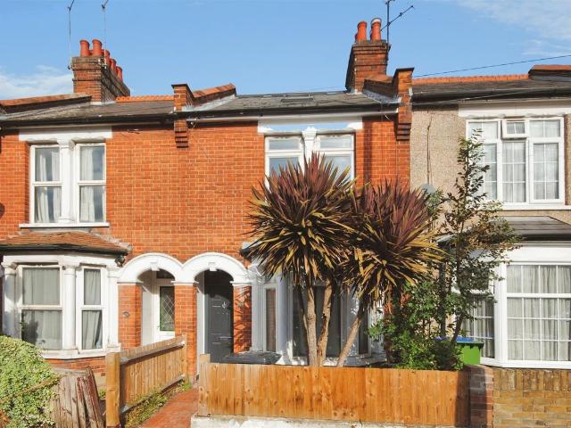 Whippendell Road, Watford WD18, 1 bed flat to rent, £1,300 pcm | PrimeLocation