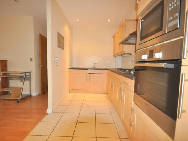 Whippendell Road, Watford WD18, 2 bed flat to rent, £1,450 pcm | PrimeLocation