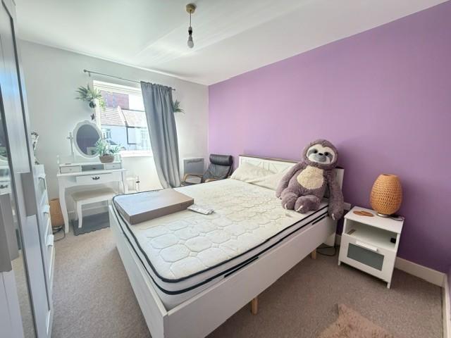 Whippendell Road, Watford, WD18 2 bed flat to rent £1,650 pcm £381 pw