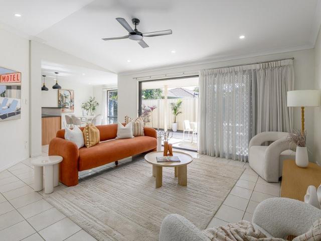 Whisper quiet Cul De Sac locale in the Bay side greenbelt!