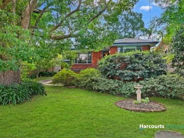 Whisper Quiet Single Level Family Home in Murray Farm School Catchment