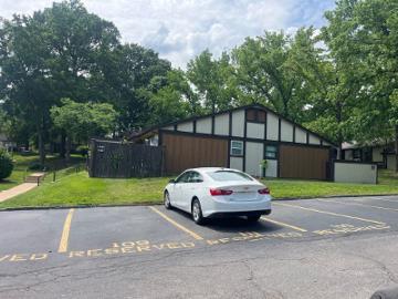 Whispering Oaks Dr