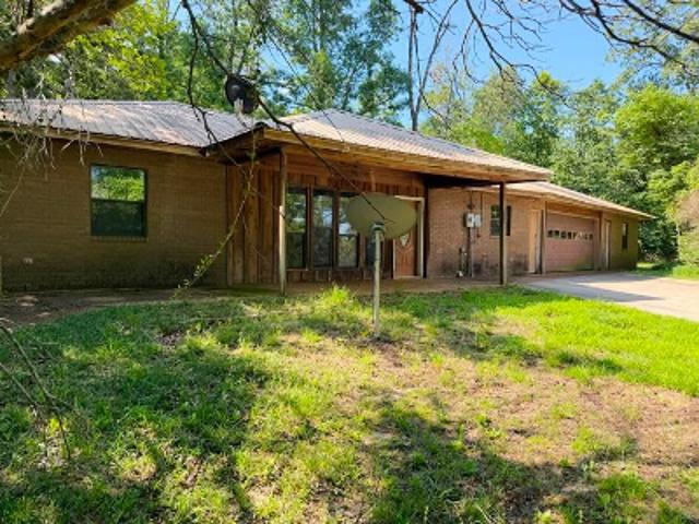 Whispering Pine Dr