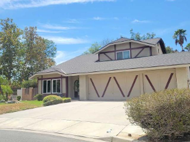 Whispering Tree Dr