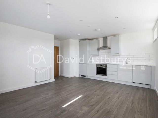 Whiston Road, Haggerston, London 1 bed flat to rent £2,400 pcm £554 pw